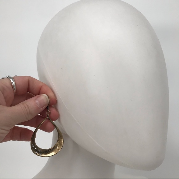 🌞10 for $15 Brass Colored Teardrop Earrings - Picture 5 of 5